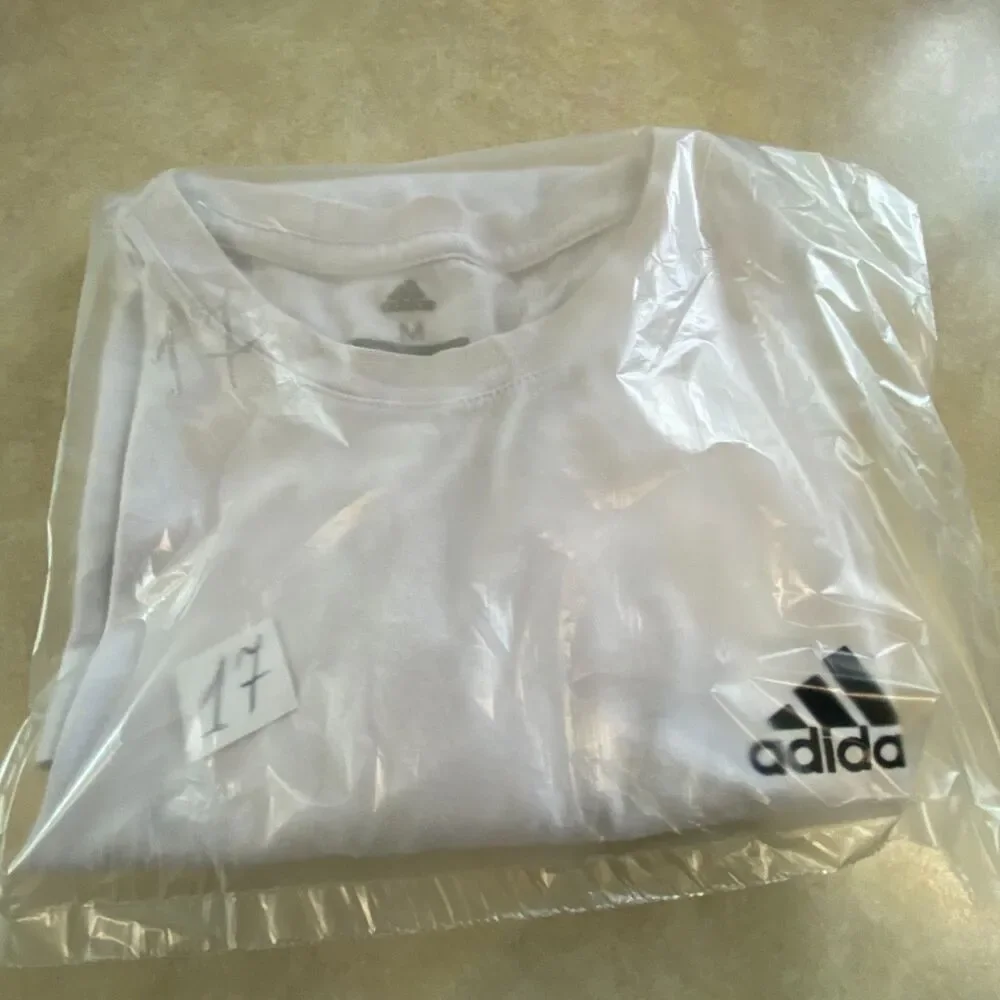 Adidas Golf Mens Medium M White Crew Neck Short Sleeve Logo Graphic T-Shirt Tee